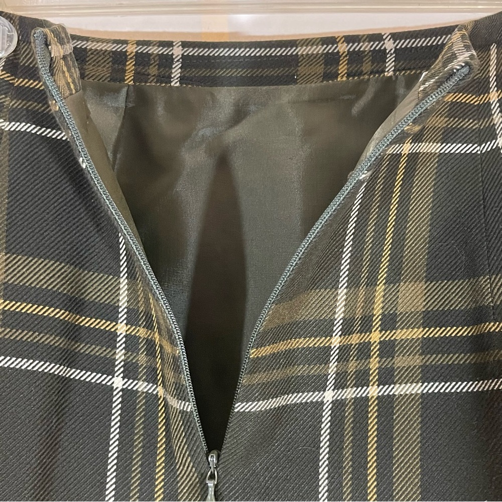 Jones New York Vintage Plaid Green/Beige Short Sleeve Suit - Picture 8 of 12